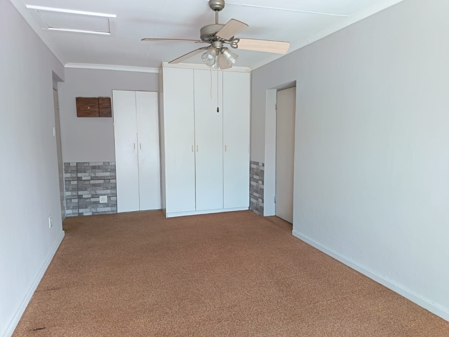 To Let 3 Bedroom Property for Rent in Jeffreys Bay Central Eastern Cape